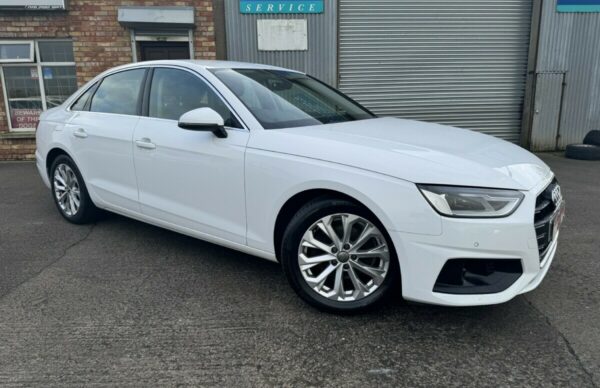 AUDI A4 35 TDI TECHNIK S-TRONIC