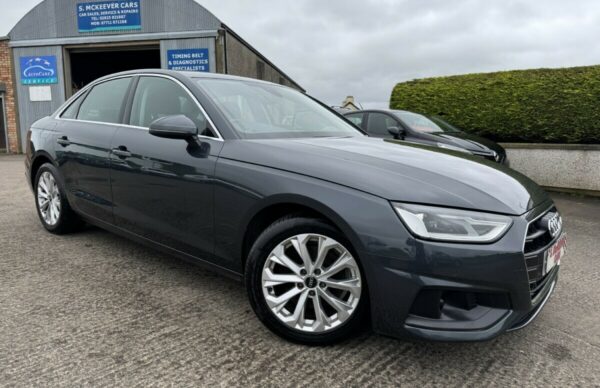 AUDI A4 TECHNIK 30 TDI S-TRONIC
